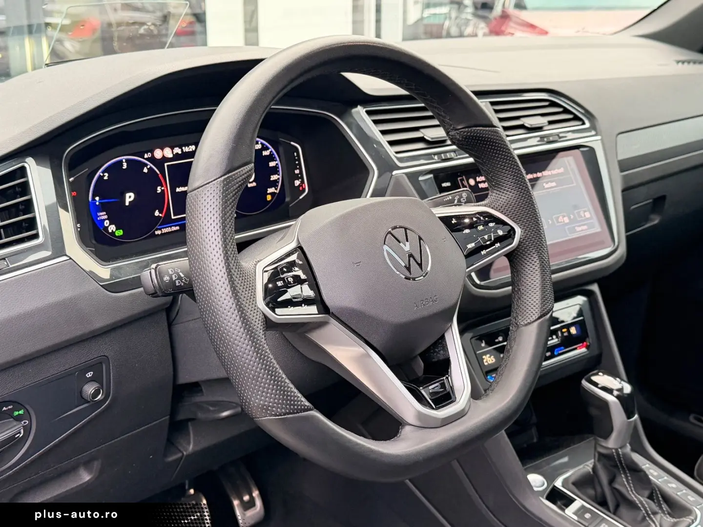 VW Tiguan R-Line 4Motion-Pano-Head Up-Matrix