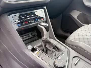 VW Tiguan R-Line 4Motion-Pano-Head Up-Matrix