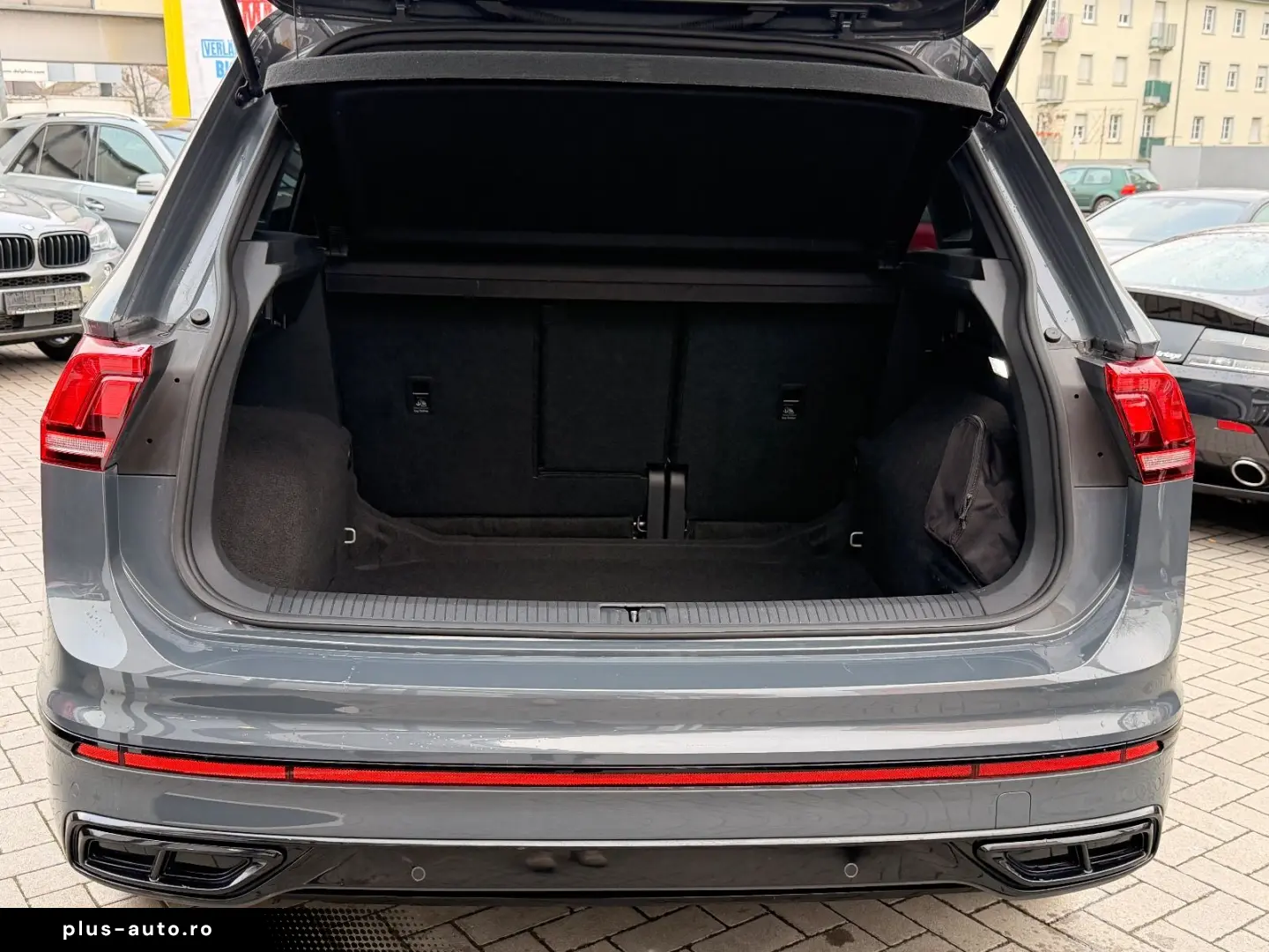 VW Tiguan R-Line 4Motion-Pano-Head Up-Matrix