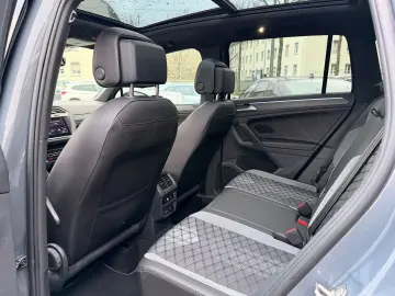 VW Tiguan R-Line 4Motion-Pano-Head Up-Matrix