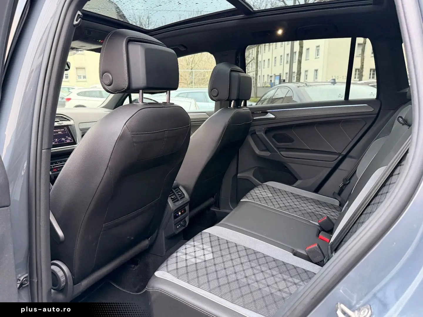 VW Tiguan R-Line 4Motion-Pano-Head Up-Matrix