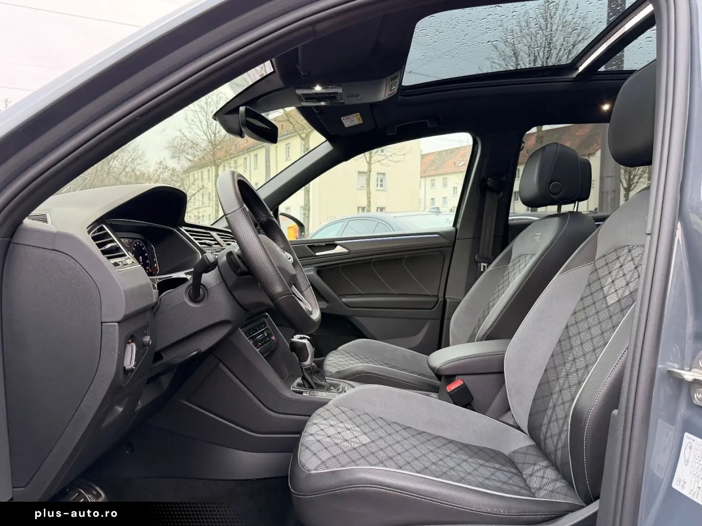 VW Tiguan R-Line 4Motion-Pano-Head Up-Matrix