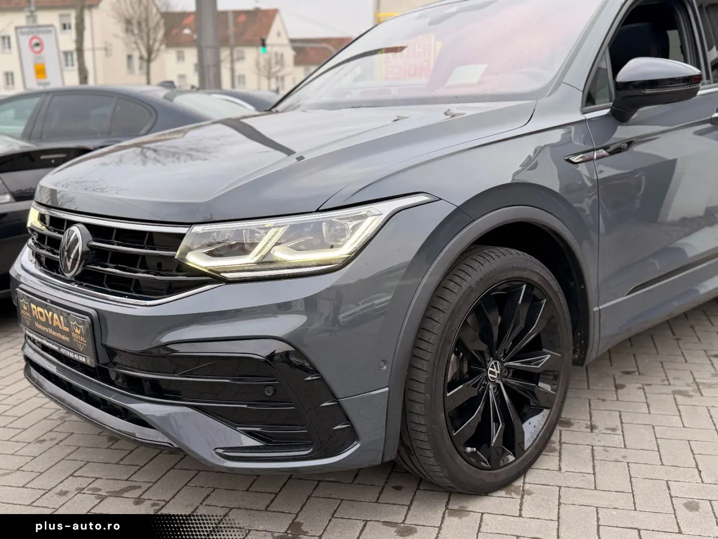 VW Tiguan R-Line 4Motion-Pano-Head Up-Matrix