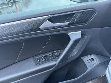 VW Tiguan R-Line 2.0TDI 4M AHK STANDH MATRIX