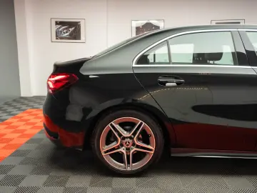 Mercedes-Benz A 180 AMG Line