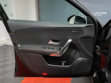 Mercedes-Benz A 180 AMG Line