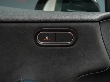 Mercedes-Benz A 180 AMG Line