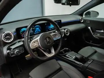 Mercedes-Benz A 180 AMG Line