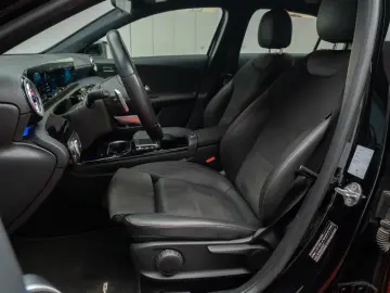 Mercedes-Benz A 180 AMG Line