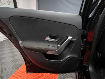 Mercedes-Benz A 180 AMG Line