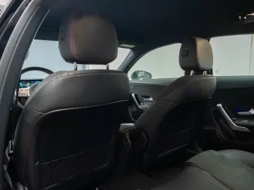 Mercedes-Benz A 180 AMG Line