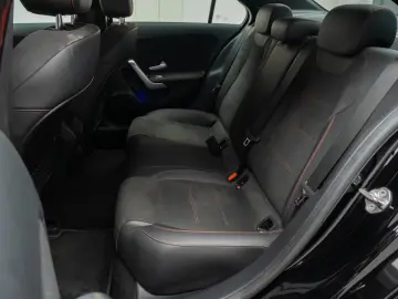 Mercedes-Benz A 180 AMG Line