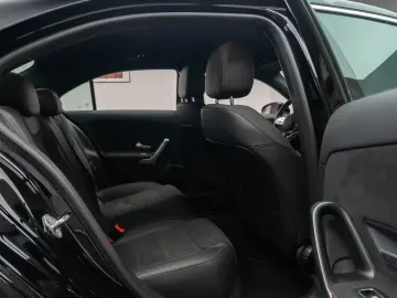 Mercedes-Benz A 180 AMG Line