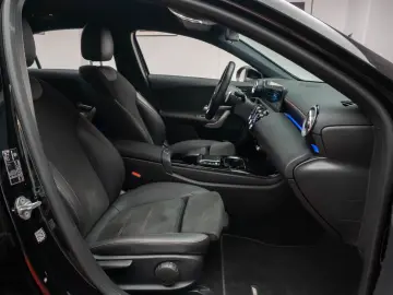 Mercedes-Benz A 180 AMG Line