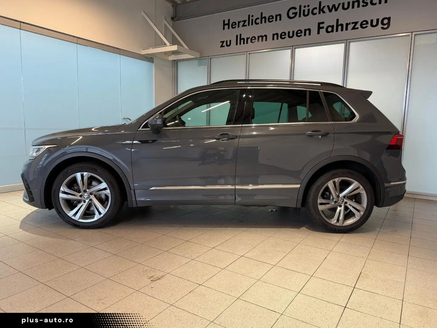 VW Tiguan R-Line 2.0 TDI 4Motion Diebsathlwarn.  AH