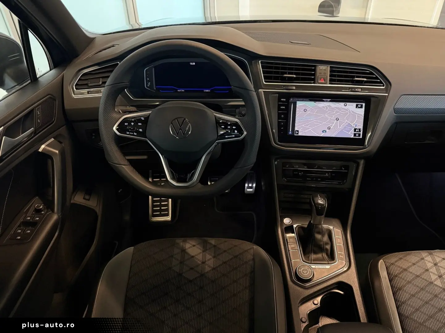 VW Tiguan R-Line 2.0 TDI 4Motion Diebsathlwarn.  AH