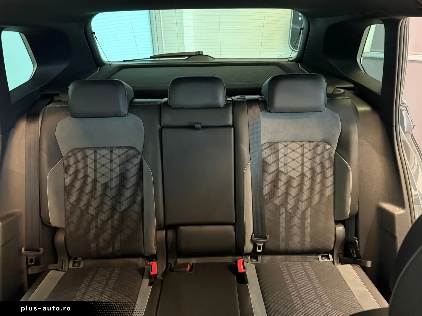 VW Tiguan R-Line 2.0 TDI 4Motion Diebsathlwarn.  AH