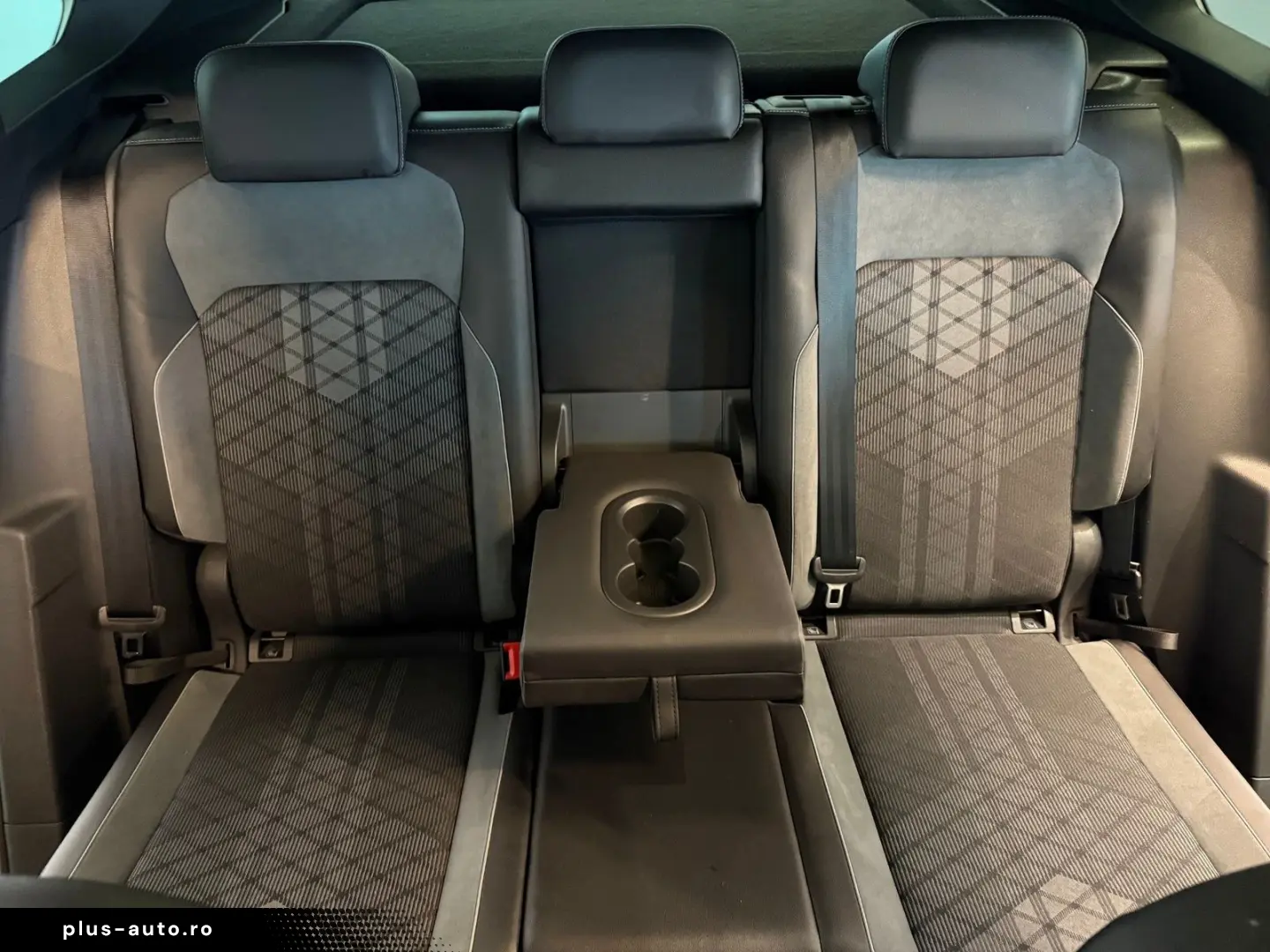 VW Tiguan R-Line 2.0 TDI 4Motion Diebsathlwarn.  AH