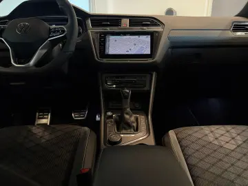 VW Tiguan R-Line 2.0 TDI 4Motion Diebsathlwarn.  AH