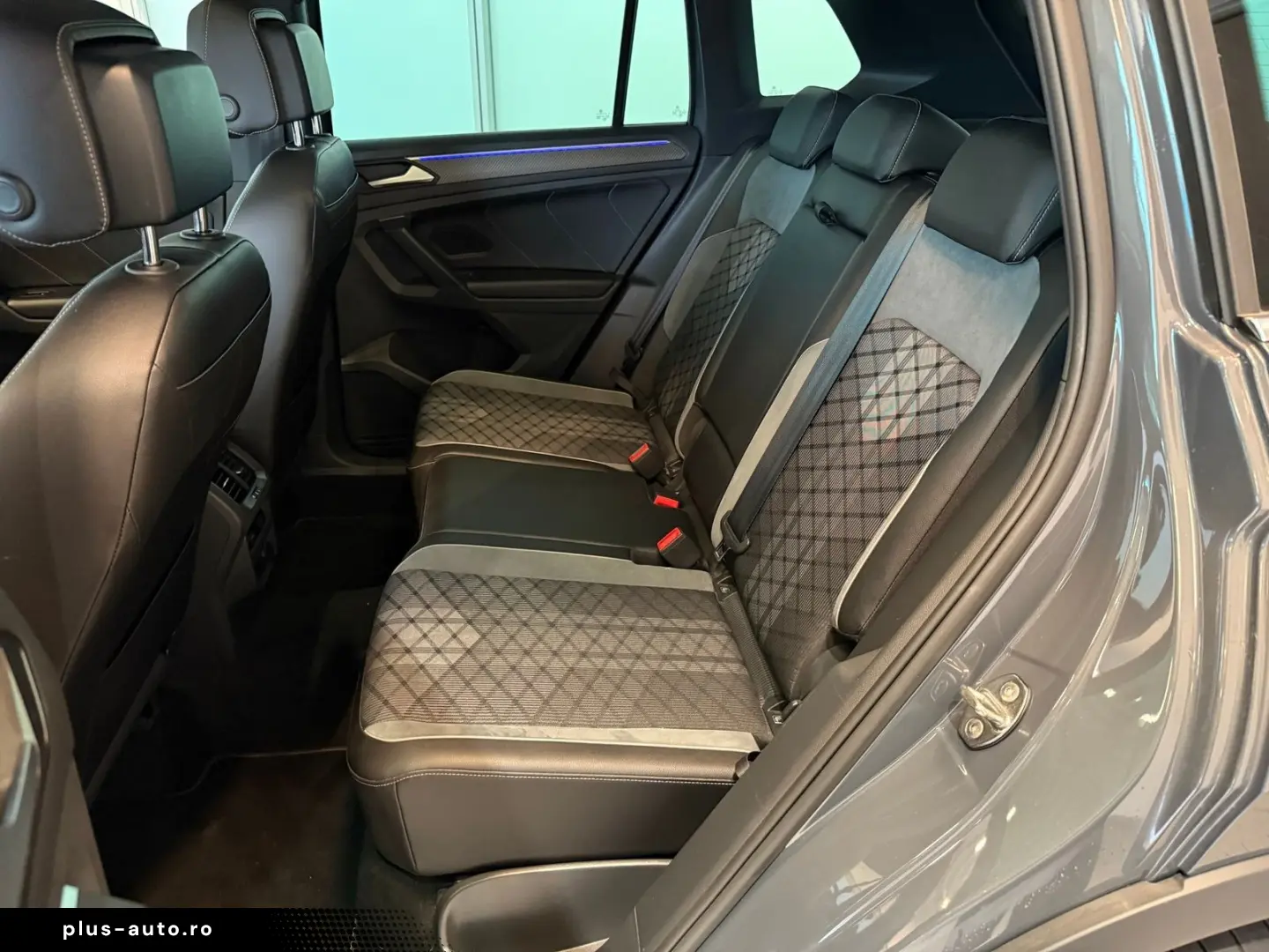 VW Tiguan R-Line 2.0 TDI 4Motion Diebsathlwarn.  AH