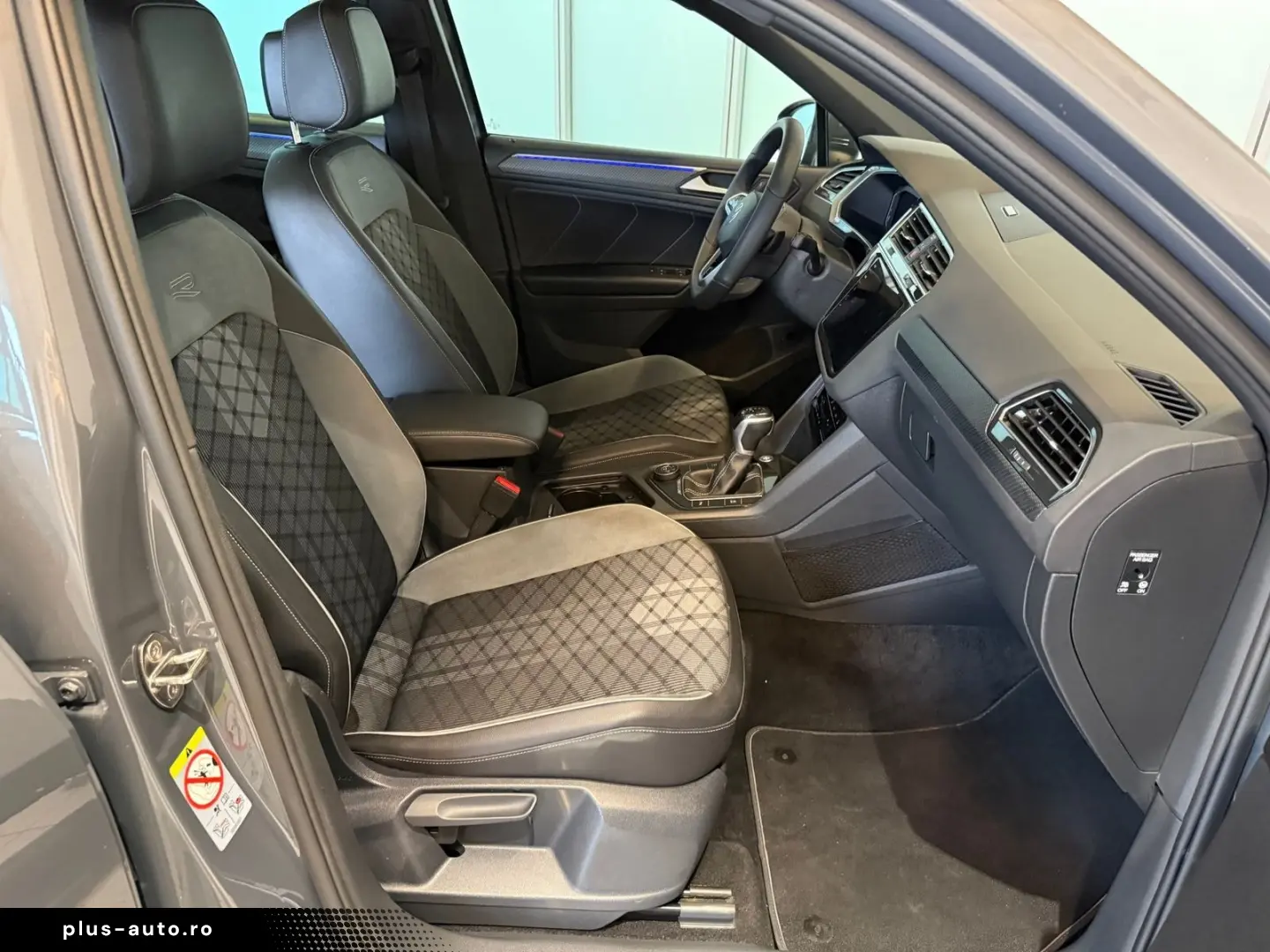 VW Tiguan R-Line 2.0 TDI 4Motion Diebsathlwarn.  AH