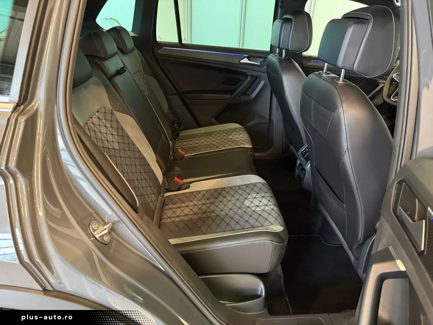 VW Tiguan R-Line 2.0 TDI 4Motion Diebsathlwarn.  AH