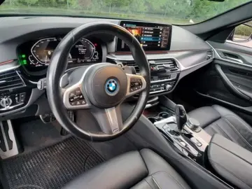 BMW BMW Serie 5 530e Msport Plug in!!