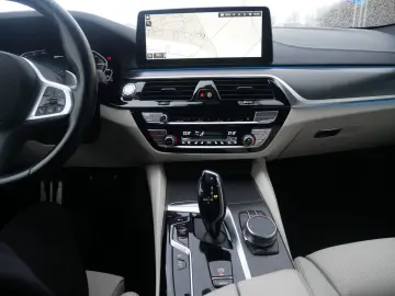 BMW 530e xDrive Limousine M Sportpaket Head-Up DAB