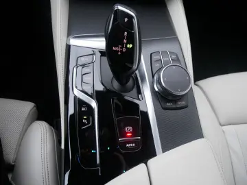 BMW 530e xDrive Limousine M Sportpaket Head-Up DAB