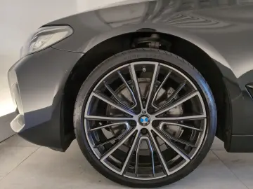 BMW 530d Lim M Sport Navi LED HiFi LR-Hz Glasdach PA