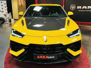 LAMBORGHINI Urus Performante