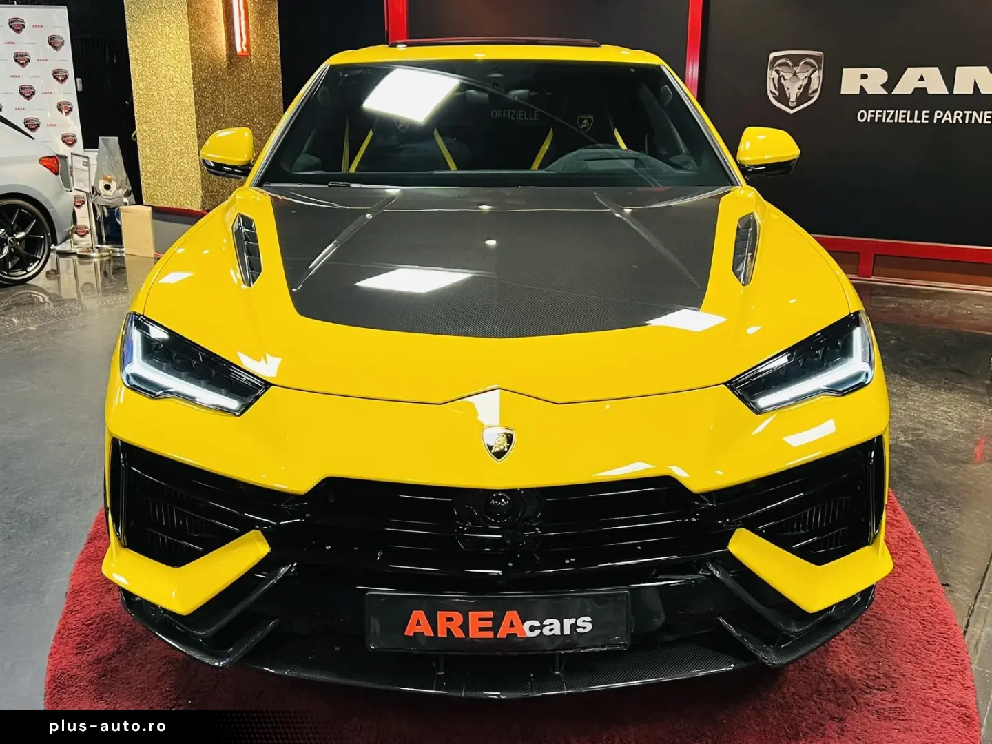 LAMBORGHINI Urus Performante