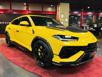 LAMBORGHINI Urus Performante