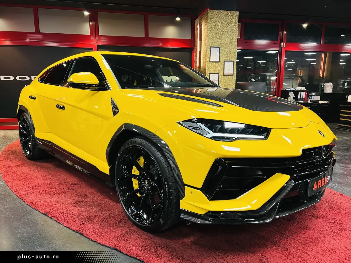 LAMBORGHINI Urus Performante