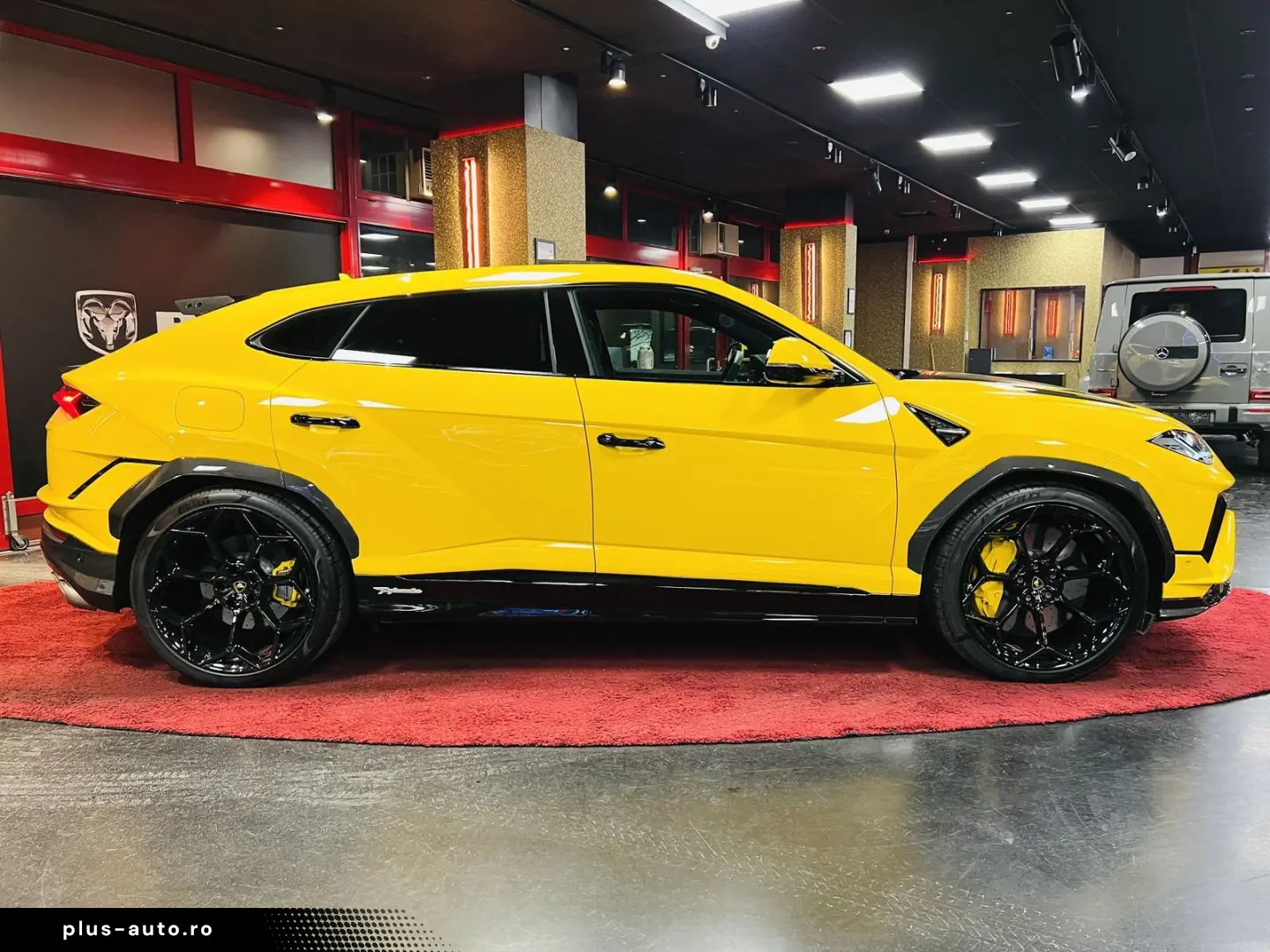 LAMBORGHINI Urus Performante