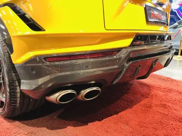 LAMBORGHINI Urus Performante