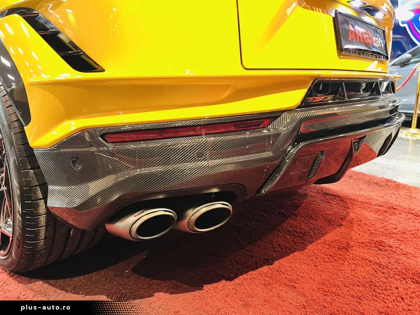 LAMBORGHINI Urus Performante