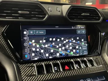 LAMBORGHINI Urus Performante