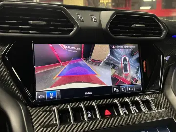 LAMBORGHINI Urus Performante