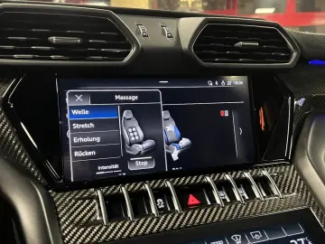 LAMBORGHINI Urus Performante