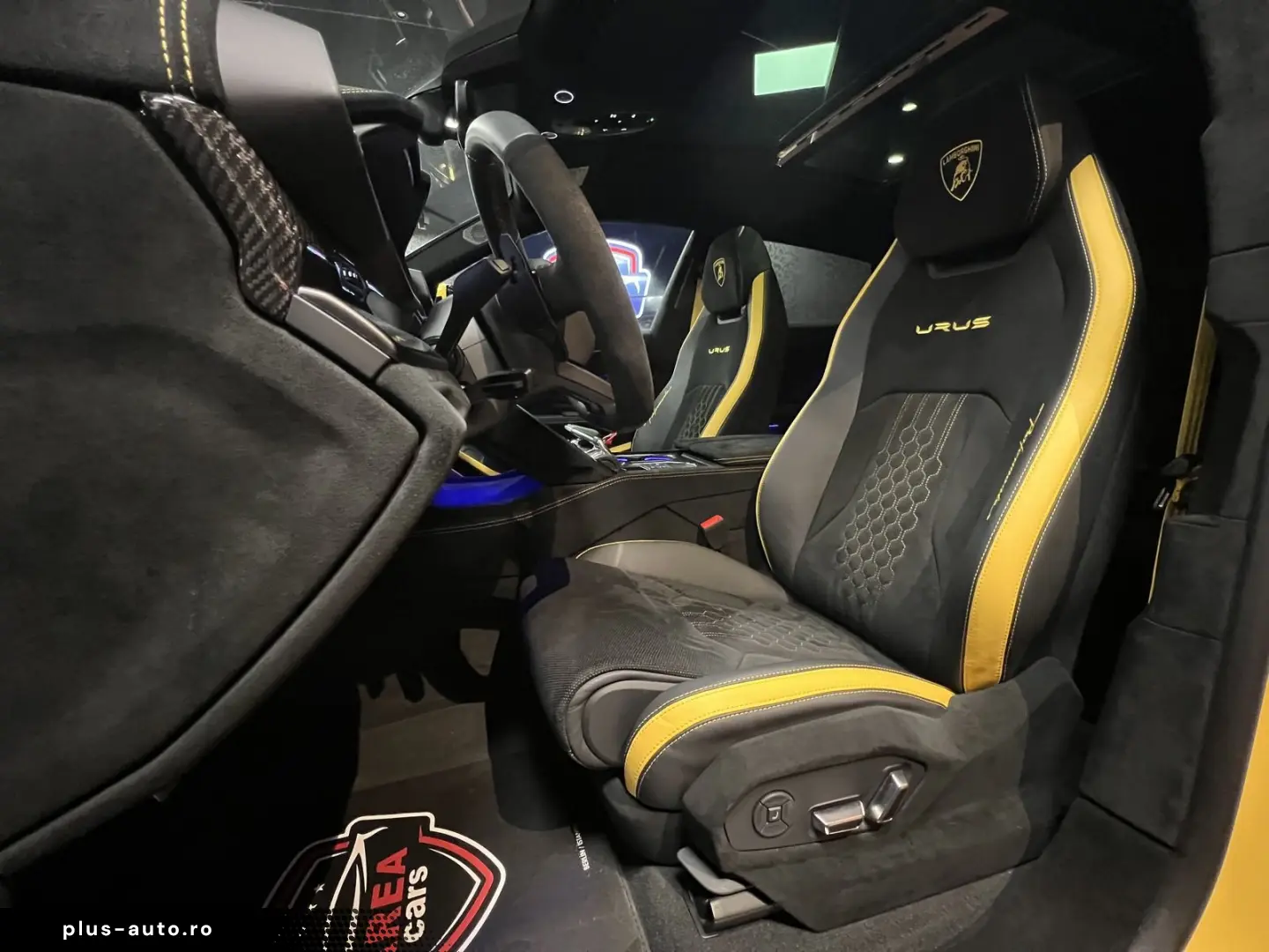 LAMBORGHINI Urus Performante