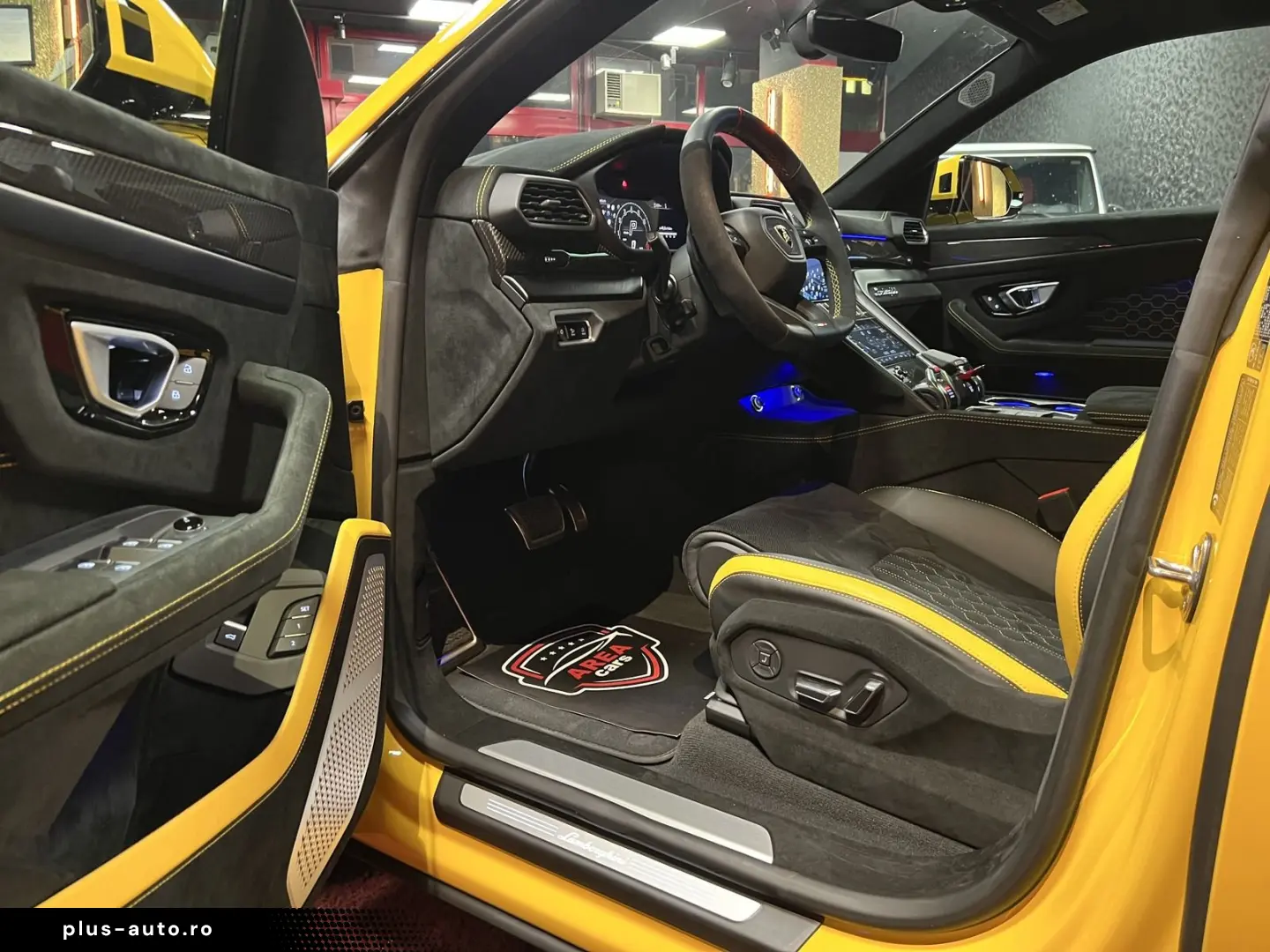 LAMBORGHINI Urus Performante