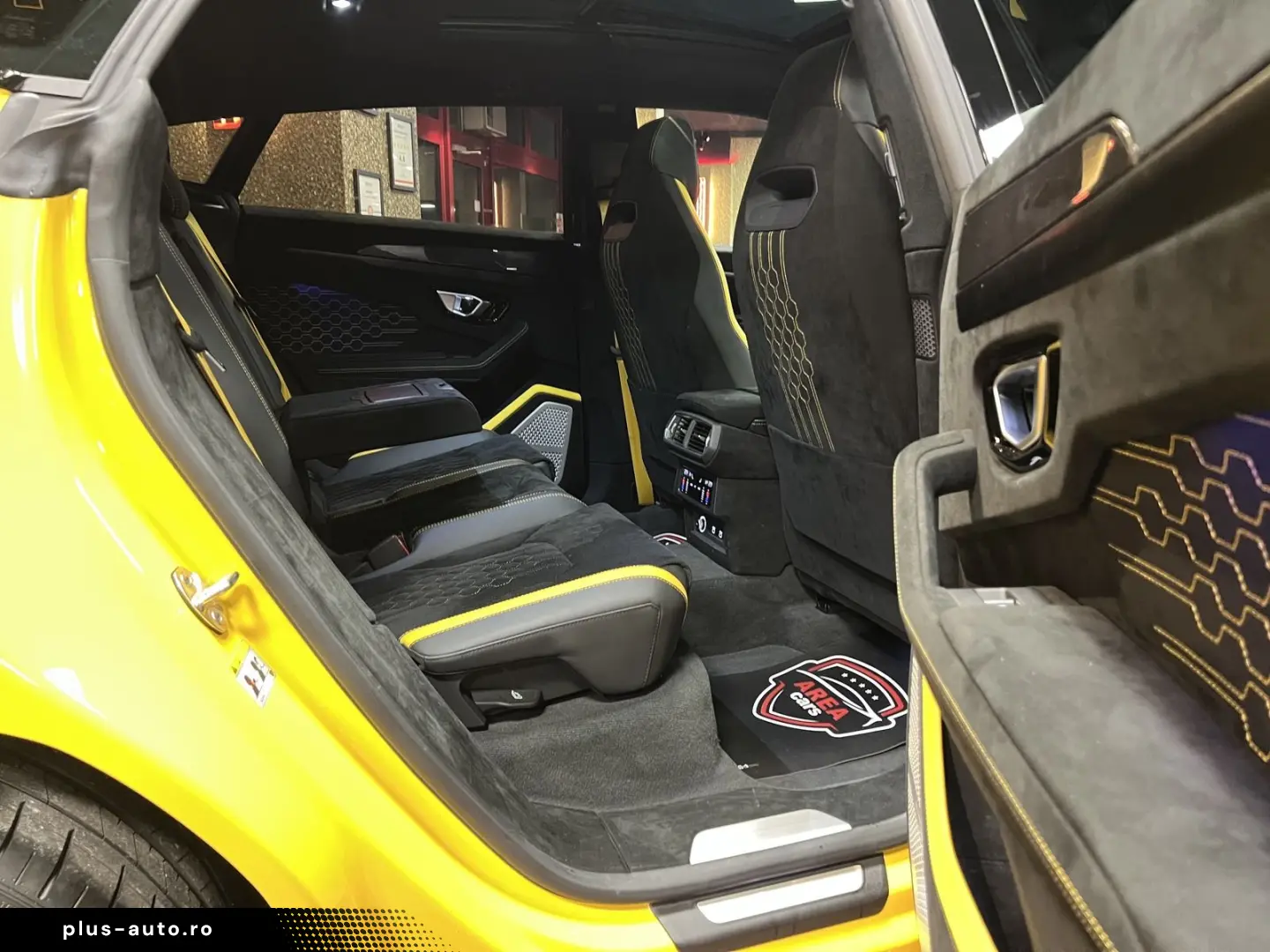 LAMBORGHINI Urus Performante