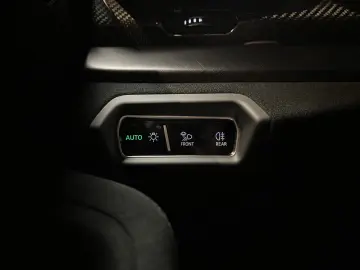 LAMBORGHINI Urus Performante