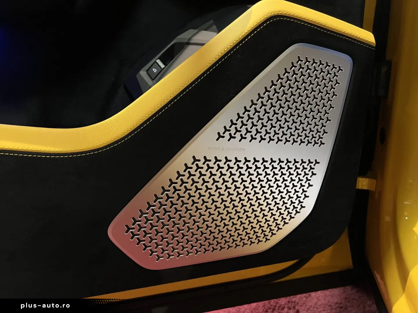 LAMBORGHINI Urus Performante