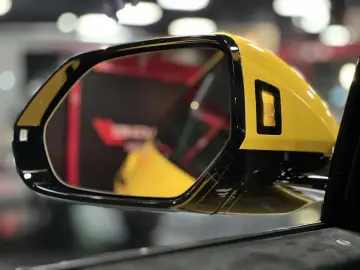 LAMBORGHINI Urus Performante