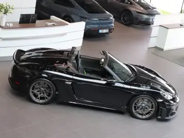 Porsche 718 Spyder RS