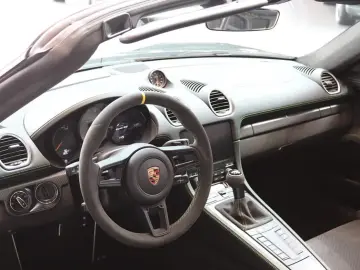 Porsche 718 Spyder RS