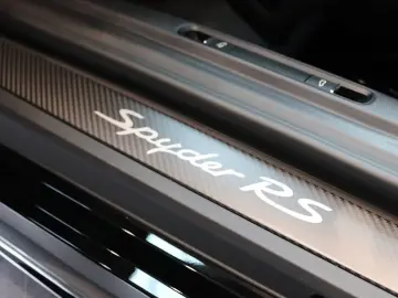 Porsche 718 Spyder RS