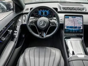 Mercedes-Benz S 580 e 4M PANO BURMESTER